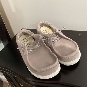 HEY DUDE WALLY YOUTH SIZE 13 gently used